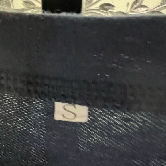 EUC Navy Blue 'Be Kind' Sweatshirt Small #316 - Picture 4 of 7